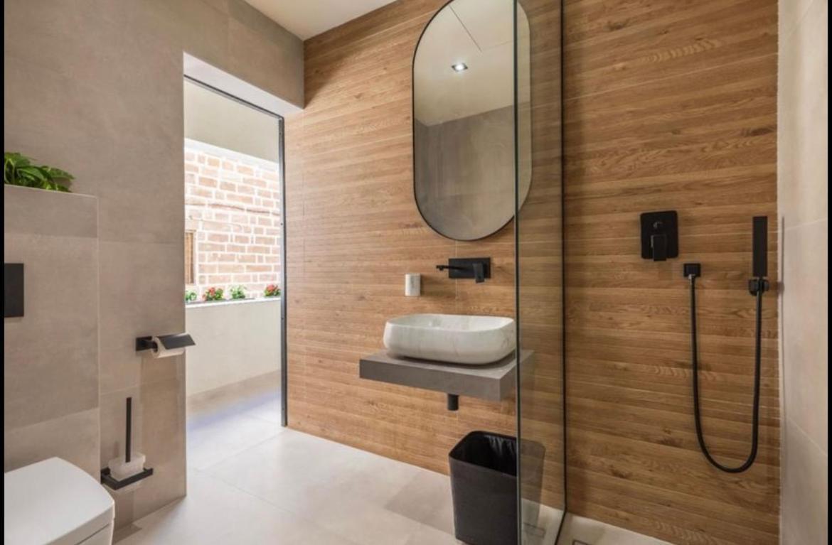 New - Designer Finished 1 Bedroom Apartment A 5 Minutes Ferry Away From Valletta موستا المظهر الخارجي الصورة