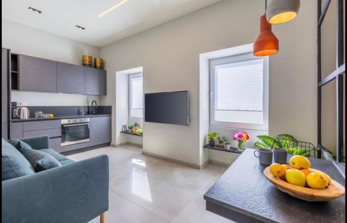 New - Designer Finished 1 Bedroom Apartment A 5 Minutes Ferry Away From Valletta موستا المظهر الخارجي الصورة